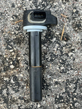 Cargar imagen en el visor de la galería, 115 hp Mercury pencil IGNITION COIL 8M0039809 880615T01 four stroke EFI some compatibility Verado 150-400 hp some 80 90 100 h

