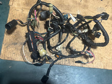 Charger l'image dans la galerie, DF 40 50 hp Suzuki 36610-87J70 engine wiring harness (2000) 1998-2010 four stroke 3 cylinder
