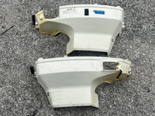 Charger l'image dans la galerie, 90 115 hp Johnson Evinrude side covers 433339 433338 Two Stroke 60 degree ois 0434645 0434646 1993-2000
