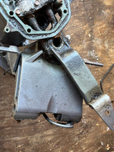Load image into Gallery viewer, 40 50 hp Yamaha 20” MIDSECTION UPPER CASING 6H4-45111-10-4D SWIVEL 6H5-43311-04-4D STEERING BRACKET 6H4-42510-02-4D two strok
