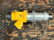 Charger l'image dans la galerie, 250 300 hp Yamaha HPDI FUEL INJECTOR 60V-13761-00-00 e7t25080 two stroke 2003-2009 some compatibility 200 225 hp cleaned
