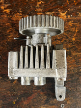 Load image into Gallery viewer, 150 200 hp Yamaha CAMSHAFT ASSY air compressor 68F-12170-00-00 68F-12170-10-00 two stroke HPDI 2000-2003 also 175 hp 2001-200
