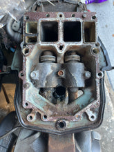 Cargar imagen en el visor de la galería, 150 hp 175, 200 Yamaha 25 inch midsection Two Stroke
