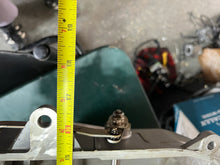 Cargar imagen en el visor de la galería, DF 250 225 200 hp Suzuki 13140-93J02 COLLECTOR COVER assy 13310-93J01 THROTTLE BODY NO.1 13320-93J00 NO.2 13730-93J00 VACUUM 
