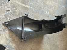 Cargar imagen en el visor de la galería, 350 hp Mercury Verado starboard FRONT COWL AIR INTAKE 885357T04 8M0086841 four stroke 200-350 hp
