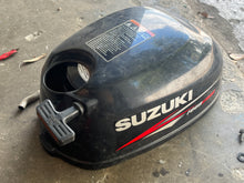 Load image into Gallery viewer, DF 2.5 hp Suzuki ENGINE COVER 61401-97830-YR9 RECOIL 18100-97JM0 four stroke 2024
