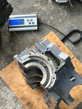 Cargar imagen en el visor de la galería, 300 hp Yamaha HPDI CRANKCASE BLOCK 6D0-15100-00-1S w COVER two stroke HPDI 2003-2009
