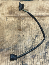 Charger l'image dans la galerie, 150 175 200 225 250 300 hp Yamaha 61A-85895-00-00 CRANK POSITION SENSOR two stroke 1990-2006

