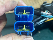 Cargar imagen en el visor de la galería, f 225 hp Yamaha 69J-83306-01-00 DRIVE UNIT power 2004-2010 four stroke outboards compatible 200 hp
