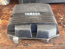 Cargar imagen en el visor de la galería, 115 130 hp Yamaha air silencer INTAKE MANIFOLD COVER
1986-1994 two stroke oem 6E5-14418-00-00 6E5-14417-10-94 
6E5-14417-02-9
