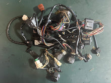 Cargar imagen en el visor de la galería, DF 90 115 140 Suzuki 36610-90J80 HARNESS WIRING oem FOUR STROKE 2006-10 one cracked connector
