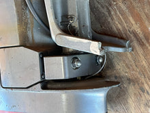 Cargar imagen en el visor de la galería, 250 225 hp Yamaha 20” MIDSECTION hpdi SWIVEL 64E-43311-10-8D STEERING BRACKET 66K-42510-00-8D UPPER CASING 60X-45111-00-8D EX
