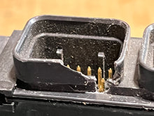 Cargar imagen en el visor de la galería, 250 hp Yamaha ECU CONTROL UNIT 60V-8591A-51-00 two stroke HPDI 2005 2006 f8t60071 60v-51 NLA
