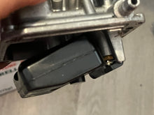Cargar imagen en el visor de la galería, 90 75 hp Yamaha CARBURETOR 3 bottom 6H1-14303-07-00 TWO STROKE 1992-2003
