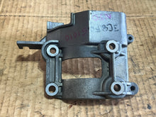Charger l'image dans la galerie, 40 50 hp Nissan Tohatsu 3C8B051010 STARTER BRACKET two stroke 2002-05 40d2
