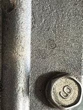 Charger l'image dans la galerie, 30 25 hp Yamaha RECOIL STARTER pull 689-15710-03-00 two stroke 1984-1993
