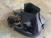 Cargar imagen en el visor de la galería, 175 150 135 115 hp Ficht Evinrude Lower Motor Cover PORT 5004969 5004969 STARBOARD 5004970 5005014 two stroke 2002-2006
