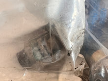 Cargar imagen en el visor de la galería, 90 - 250 hp Johnson Evinrude THERMOSTAT 0437090 437090 two stroke
