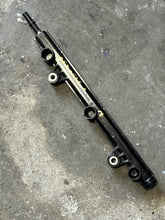 Charger l'image dans la galerie, f 225 250 300 350 hp Yamaha FUEL INJECTOR DELIVERY PIPE 2 6CB-13171-11-00 four stroke 2022-2024
