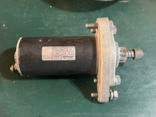Cargar imagen en el visor de la galería, 8 9.8 hp Tohatsu Nissan 3B2061941 FLYWHEEL CUP, 350760110 BRACKET, 350-76010-0 350760100 STARTER MOTOR f &amp; p type electric st
