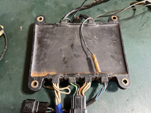 Charger l'image dans la galerie, 150 - 200 hp Yamaha 62H-85540-00-00 CDI CU2682 1994-95 two stroke super# 62H-85540-00-00
