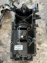 Charger l'image dans la galerie, 40 30 hp Mercury EFI CYLINDER BLOCK long 850082T35 four stroke 3 cylinder 2005
