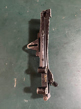 Cargar imagen en el visor de la galería, 35 40 HP Mercury 75715 87876A2, 87876 BRACKET SHIFT ANCHOR - UPPER, 75715 BRACKET SHIFT ANCHOR - LOWER, 87874 SLIDE, 75717 SL
