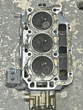 Load image into Gallery viewer, PARTS BF 40 35 hp Honda CYLINDER HEAD ASSY 12010-ZV5-010ZA four stroke pre-1997-2003 FUEL PUMP 16700-ZW1-004 OIL PUMP 15100-Z
