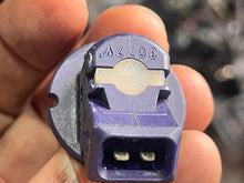 Load image into Gallery viewer, Mercury FUEL INJECTOR  804527 purple Two Stroke Optimax 115 - 250 hp
