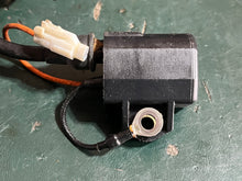 Load image into Gallery viewer, DF 30 25 hp Suzuki IGNITION COIL 33410-94L00 PLUG CAP 33510-16H10 four stroke 2015-2024
