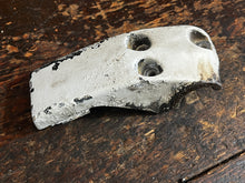 Cargar imagen en el visor de la galería, 50 40 hp Johnson Evinrude LOWER motor MOUNT COVER Port 332419 two stroke 1989
