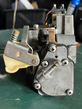 Cargar imagen en el visor de la galería, 25 20 15 hp Mercury CARBURETOR 817405T16 817405T19, CHOKE SOLENOID 823433 two stroke
