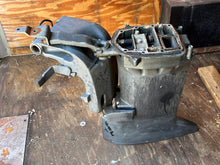 Charger l'image dans la galerie, 40 50 hp Yamaha 20” LONG MIDSECTION UPPER CASING 6H4-45111-10-4D SWIVEL 697-43311-03-4D STEERING ARM 6H4-42510-02-4D EXHAUST 
