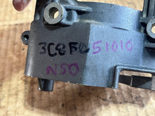 Charger l'image dans la galerie, 40 50 hp Nissan Tohatsu 3C8B051010 STARTER BRACKET two stroke 2002-05 40d2

