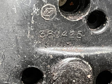 Charger l'image dans la galerie, 25 35 hp Johnson Evinrude AIR SILENCER intake 0389414 0392751 Two Stroke 1979-1981
