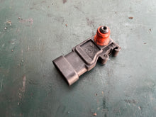 Charger l'image dans la galerie, Mercury 854445 intake SENSOR MAP two stroke DFI four stroke EFI
