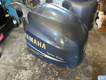 Charger l'image dans la galerie, F200,  F 225 hp Yamaha TOP COWLING four stroke LOCAL PICK UP ONLY
