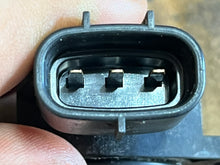 Cargar imagen en el visor de la galería, f 115 hp Yamaha 68V-85885-00-00 genuine THROTTLE SENSOR intake 2000-2011 four stroke

