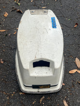 Cargar imagen en el visor de la galería, 35 hp Johnson 437365 engine MOTOR COVER ASSY two stroke Pull-Start 0437365 20 25 28 30 hp 1983
