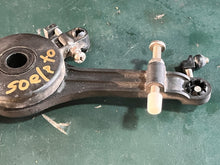 Charger l'image dans la galerie, 50 hp Mercury THROTTLE LEVER 42946T1 429461 42946 SHIFT ARM 19663T02 196632 196631 19663 SPARK ADVANCE 878172 42918 two strok
