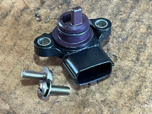 Cargar imagen en el visor de la galería, vf 90 hp Yamaha 68F-83688-10-00 throttle MAP SENSOR 2012-2022 four stroke, some 90-200 hp
