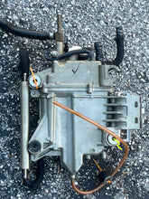 Charger l'image dans la galerie, vf 250 225 200 hp Yamaha VST Float Chamber 6CB-14160-10-00 with fuel pump 6CB-13907-10-00 4.2 liter Four Stroke TESTED

