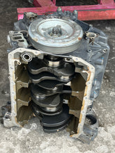 Cargar imagen en el visor de la galería, BF 225 200 175 hp Honda CYLINDER BLOCK ASSY 12000-ZY3-436ZA CRANKSHAFT 13310-RGL-A00 four stroke 2007-up
