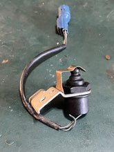 Cargar imagen en el visor de la galería, BF 50 hp Honda 35495-ZV5-821 throttle Neutral Safety Switch pre 1997-2002 15 - 130 hp four stroke
