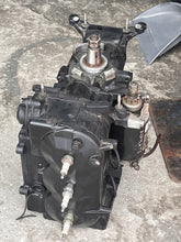 Charger l'image dans la galerie, 60 50 40 hp Mercury POWERHEAD crankcase 852071T97 Two Stroke 3 Cylinder 130 cold on all cyls
