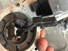 Charger l'image dans la galerie, 150 175 200 225 250 300 hp Yamaha 68F-14182-01-00 VST FLOAT CHAMBER COVER 60V-14182-01-00 PUMP LEAD WIRE 68F-82509-00-00 FUEL
