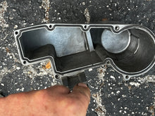 Cargar imagen en el visor de la galería, 150 - 300 hp Yamaha HPDI vst FLOAT CHAMBER BODY 60V-14980-00-00 66K-14980-00-00 two stroke 1999-2009

