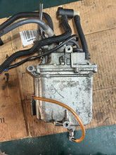 Cargar imagen en el visor de la galería, f 150 hp Yamaha VST 63P-14180-00-00 FLOAT CHAMBER &amp; 63P-13907-01-00 FUEL PUMP tested FOUR STROKE 2005 nla, super #s: 63P-1418
