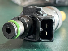 Cargar imagen en el visor de la galería, 250 225 hp Mercury FUEL INJECTOR 18715T1 18715A1 two stroke EFI cleaned TESTED
