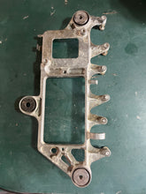 Cargar imagen en el visor de la galería, 90 85 75 hp Yamaha 688-85542-03-94 BRACKET cdi coil electrical Two Stroke 84-96
